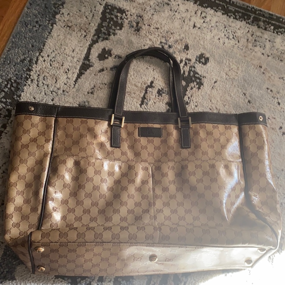 Gucci bag (shiny) inside pockets outside pockets big tote bag